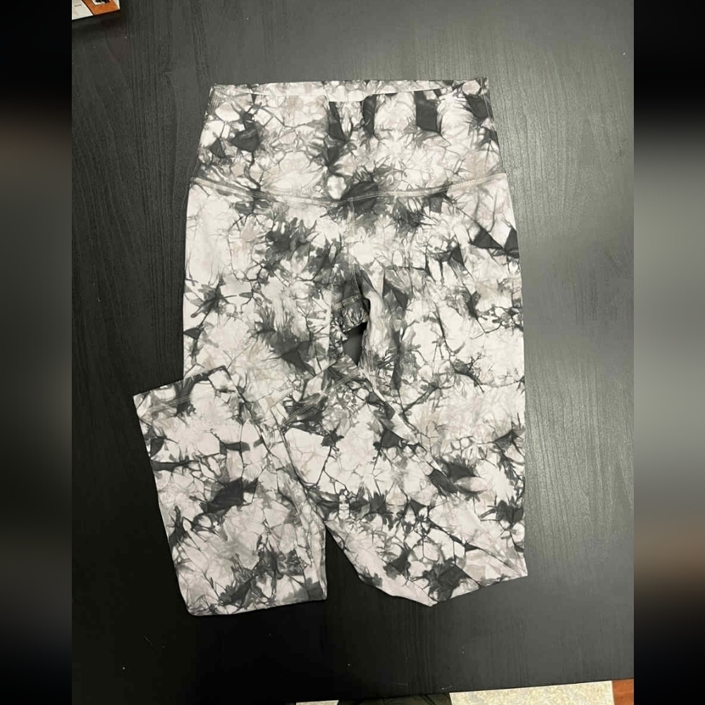 Lululemon Wunder Under High-Rise Tight - Sz 6 - Picture 3 of 5